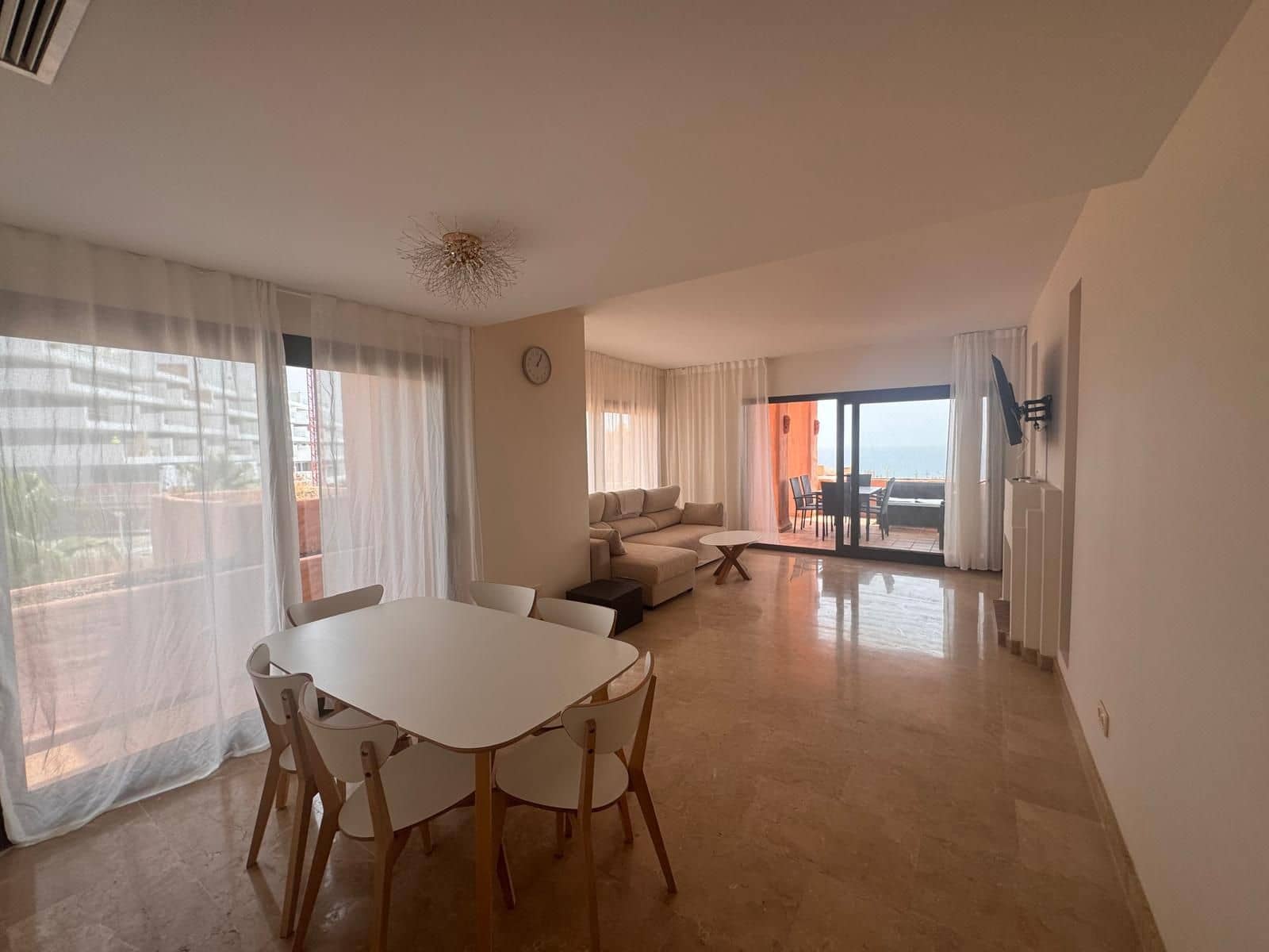 3 sovrum Takvåning till salu i Manilva med pool garage - 499 000 € (Ref: 10033415)