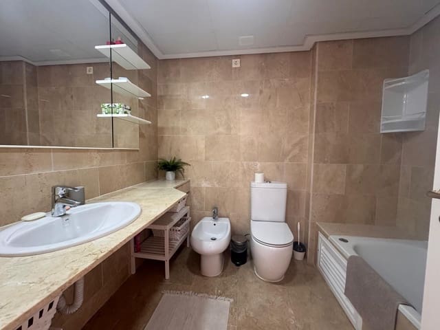 3 sovrum Takvåning till salu i Manilva med pool garage - 499 000 € (Ref: 10033415)