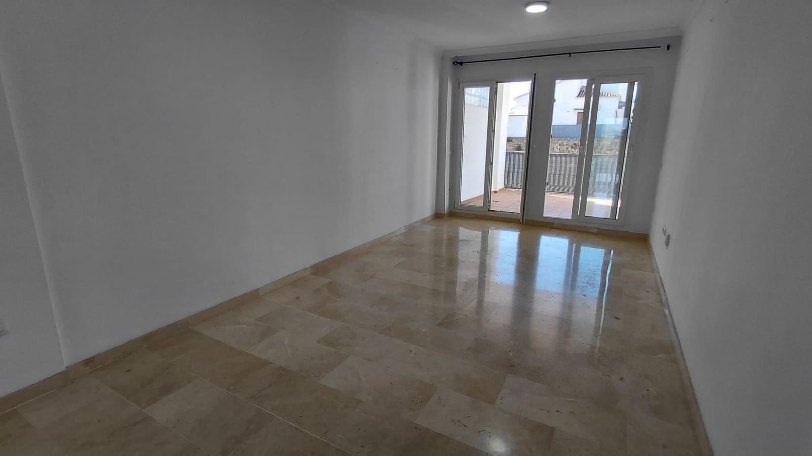 2 slaapkamer Appartement te koop in Manilva met zwembad garage - € 260.000 (Ref: 10099639)