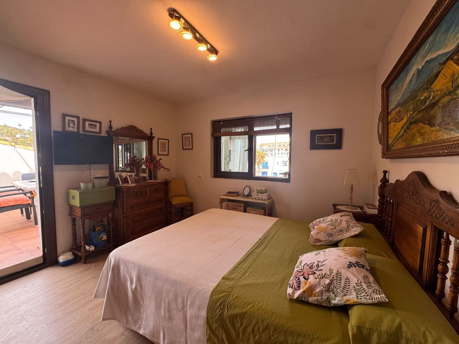 2 sovrum Takvåning till salu i Manilva med pool garage - 299 000 € (Ref: 10148276)