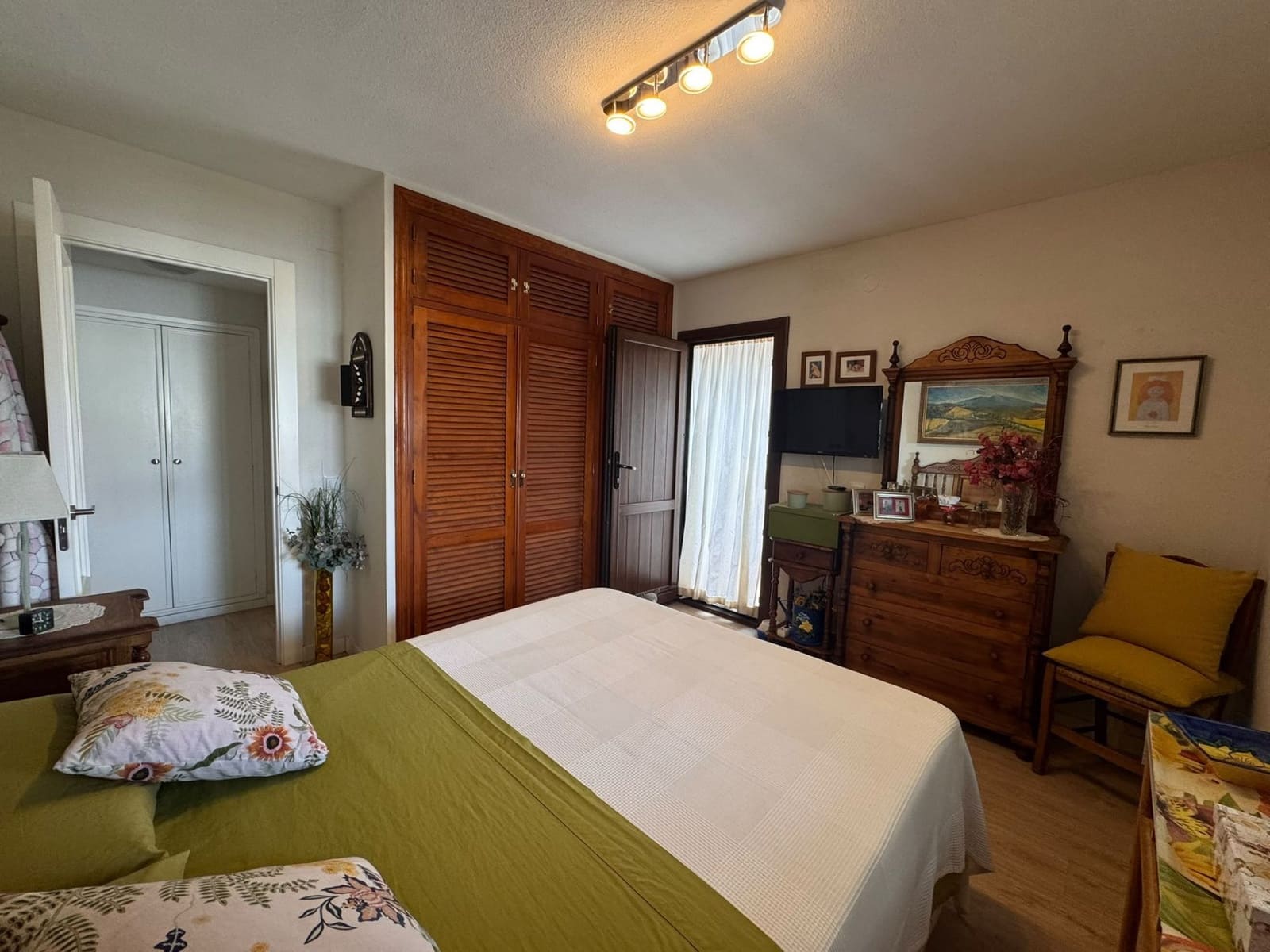 2 sovrum Takvåning till salu i Manilva med pool garage - 299 000 € (Ref: 10148276)