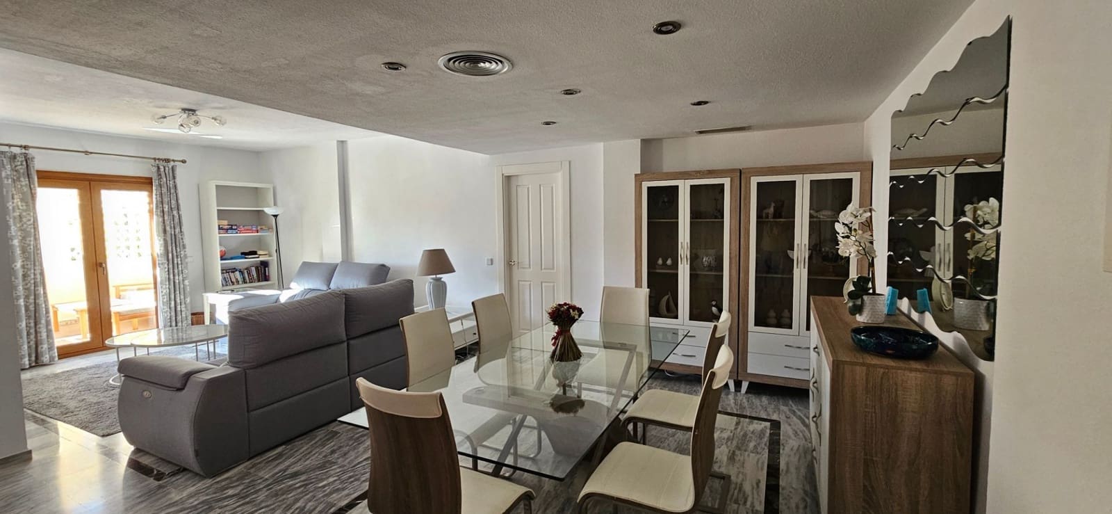 2 makuuhuone Kattohuoneisto myytävänä paikassa La Duquesa / Puerto de la Duquesa mukana uima-altaan - 340 000 € (Ref: 10166058)