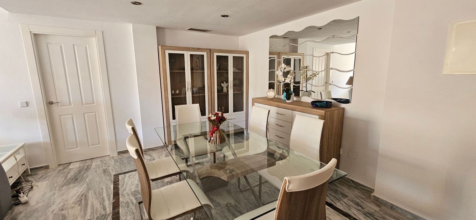 2 makuuhuone Kattohuoneisto myytävänä paikassa La Duquesa / Puerto de la Duquesa mukana uima-altaan - 340 000 € (Ref: 10166058)