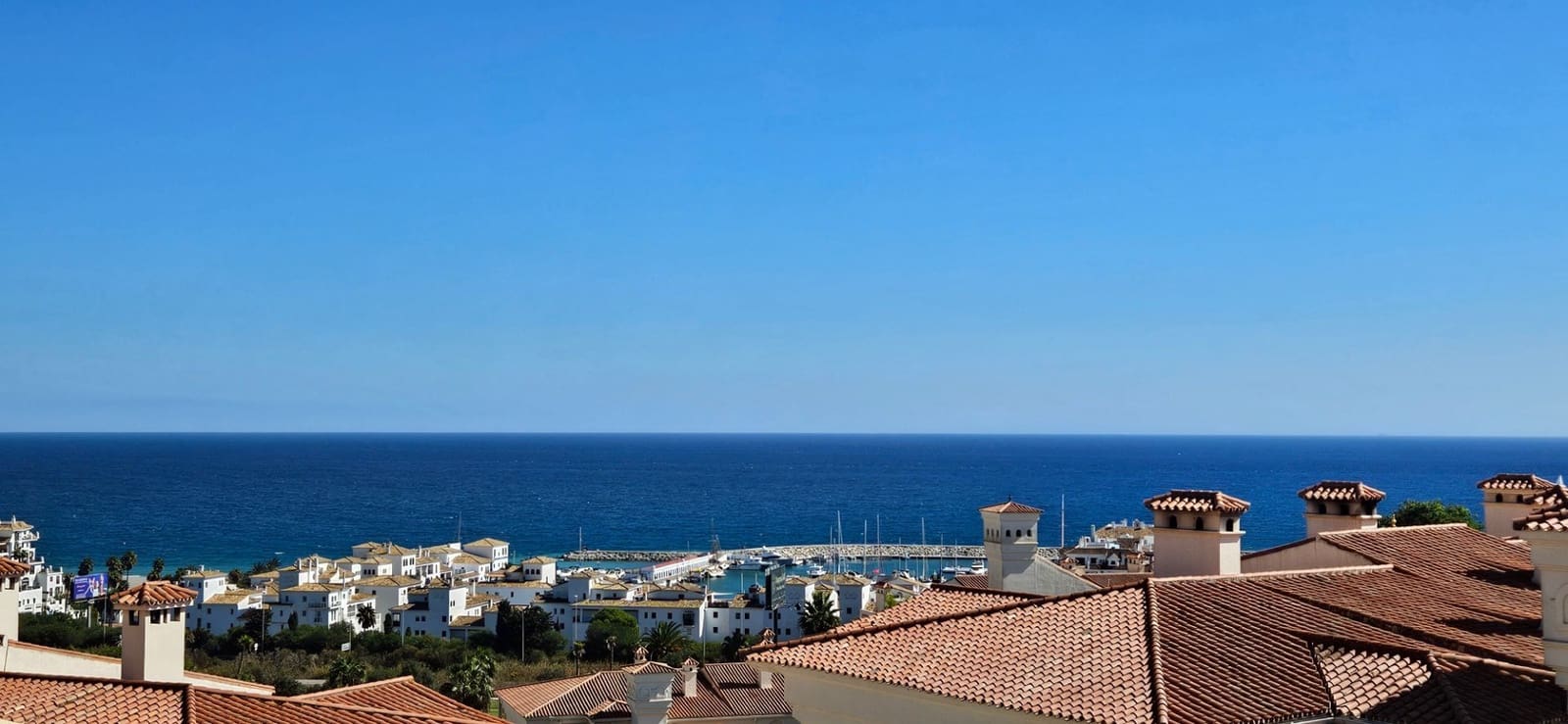 2 makuuhuone Kattohuoneisto myytävänä paikassa La Duquesa / Puerto de la Duquesa mukana uima-altaan - 340 000 € (Ref: 10166058)