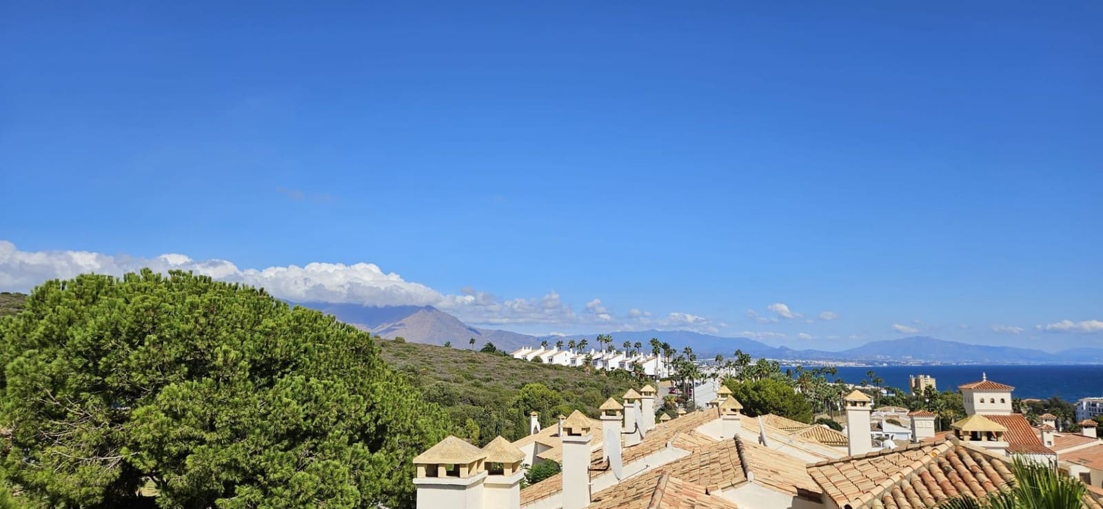 2 makuuhuone Kattohuoneisto myytävänä paikassa La Duquesa / Puerto de la Duquesa mukana uima-altaan - 340 000 € (Ref: 10166058)