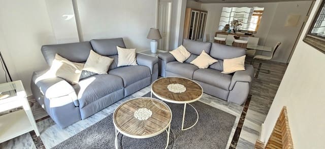 2 makuuhuone Kattohuoneisto myytävänä paikassa La Duquesa / Puerto de la Duquesa, Manilva mukana uima-altaan - 340 000 € (Ref: 10166058)