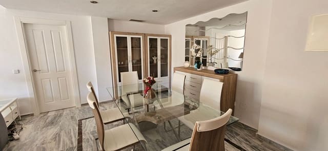 2 makuuhuone Kattohuoneisto myytävänä paikassa La Duquesa / Puerto de la Duquesa, Manilva mukana uima-altaan - 340 000 € (Ref: 10166058)