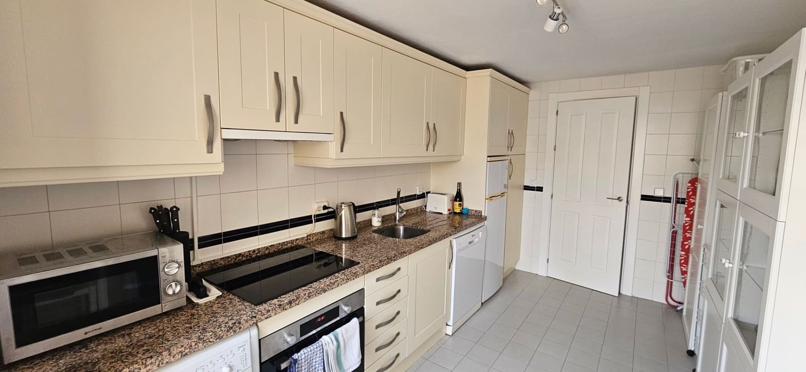 2 makuuhuone Kattohuoneisto myytävänä paikassa La Duquesa / Puerto de la Duquesa mukana uima-altaan - 340 000 € (Ref: 10166058)