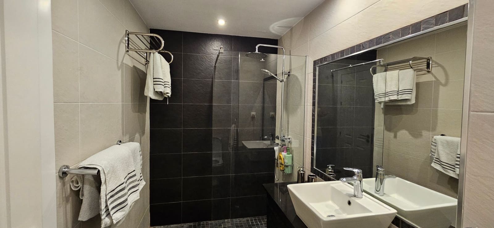 2 makuuhuone Kattohuoneisto myytävänä paikassa La Duquesa / Puerto de la Duquesa mukana uima-altaan - 340 000 € (Ref: 10166058)