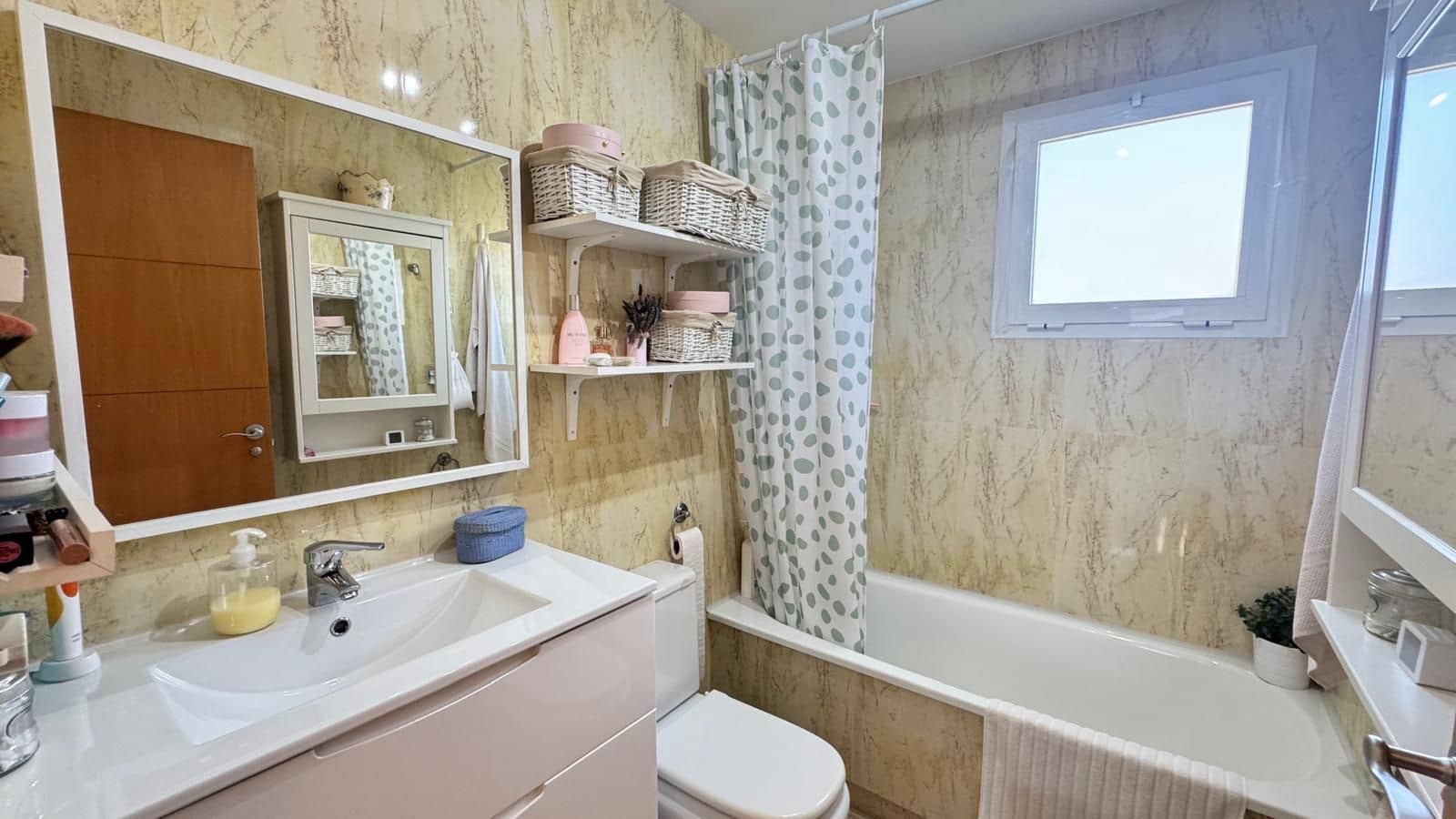 2 bedroom Penthouse for sale in Manilva with pool garage - € 370,000 (Ref: 10173140)