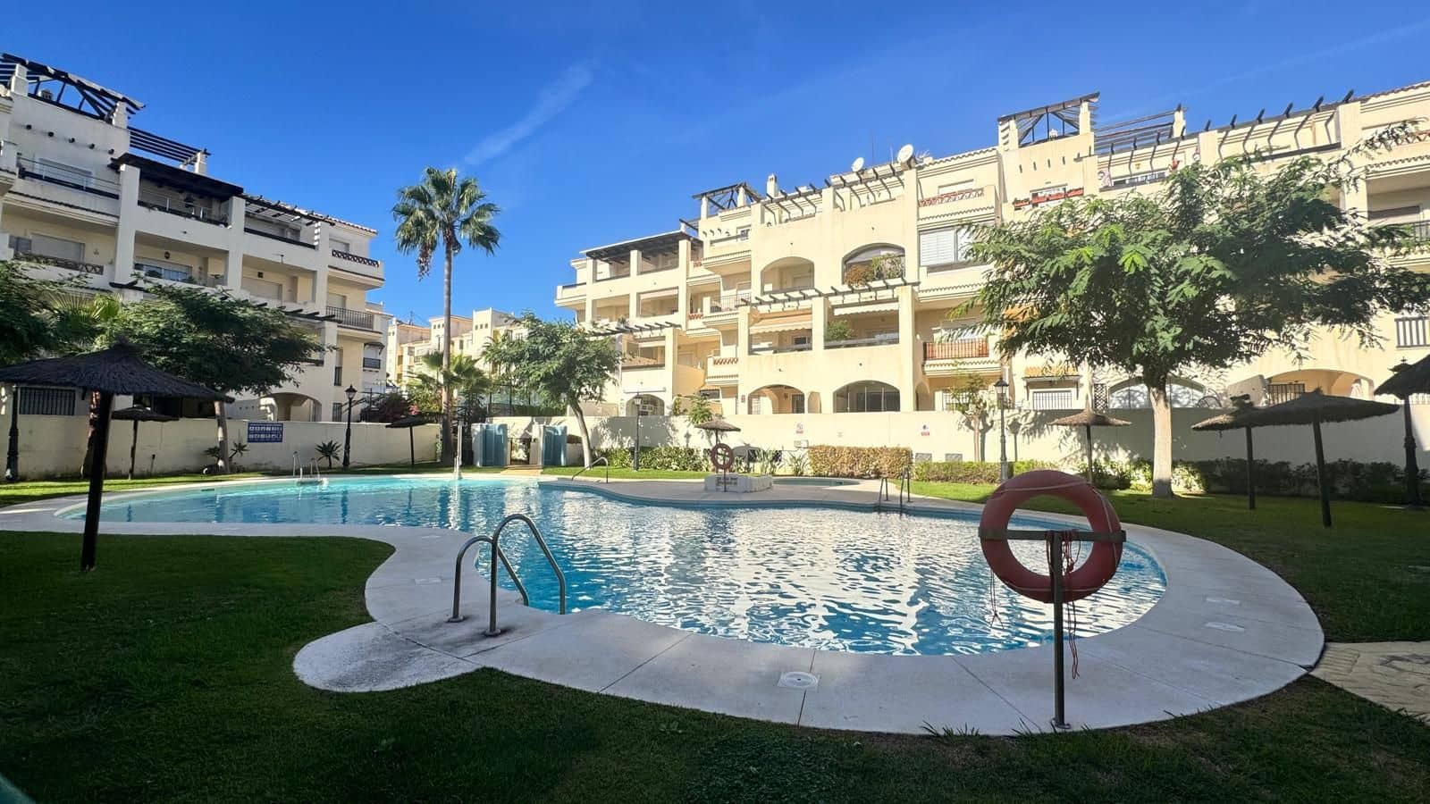 2 bedroom Penthouse for sale in Manilva with pool garage - € 370,000 (Ref: 10173140)