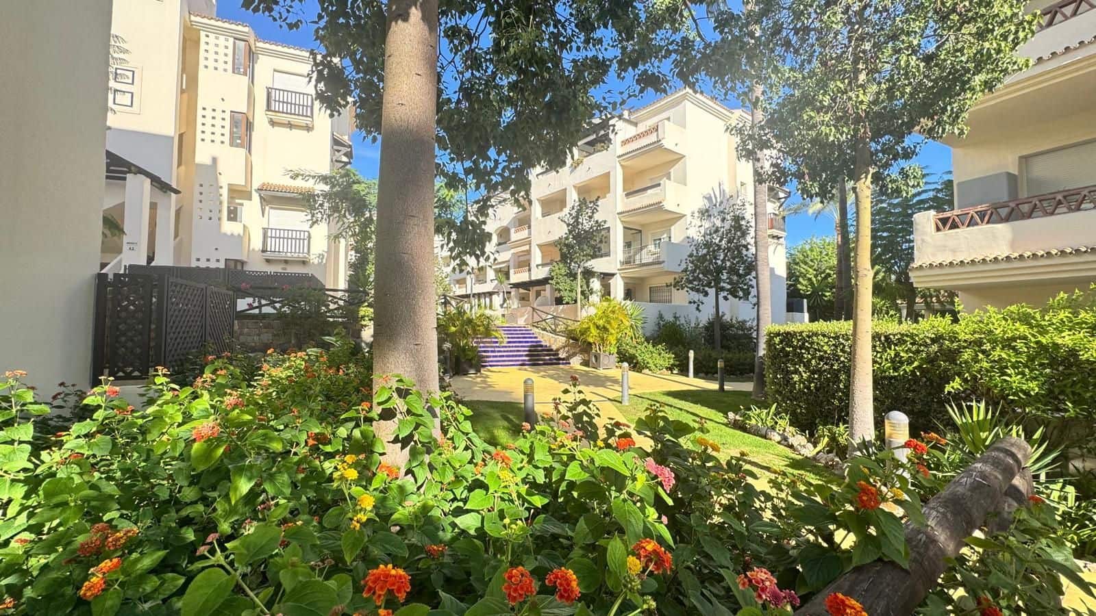 2 bedroom Penthouse for sale in Manilva with pool garage - € 370,000 (Ref: 10173140)