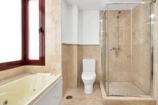 3 soveværelse Semi-Rækkehus til salg i Casares med swimmingpool garage - € 480.000 (Ref: 10176275)