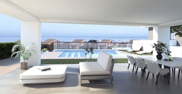 Chalet de 4 habitaciones en Manilva en venta con piscina garaje - 770.000 € (Ref: 5318773)