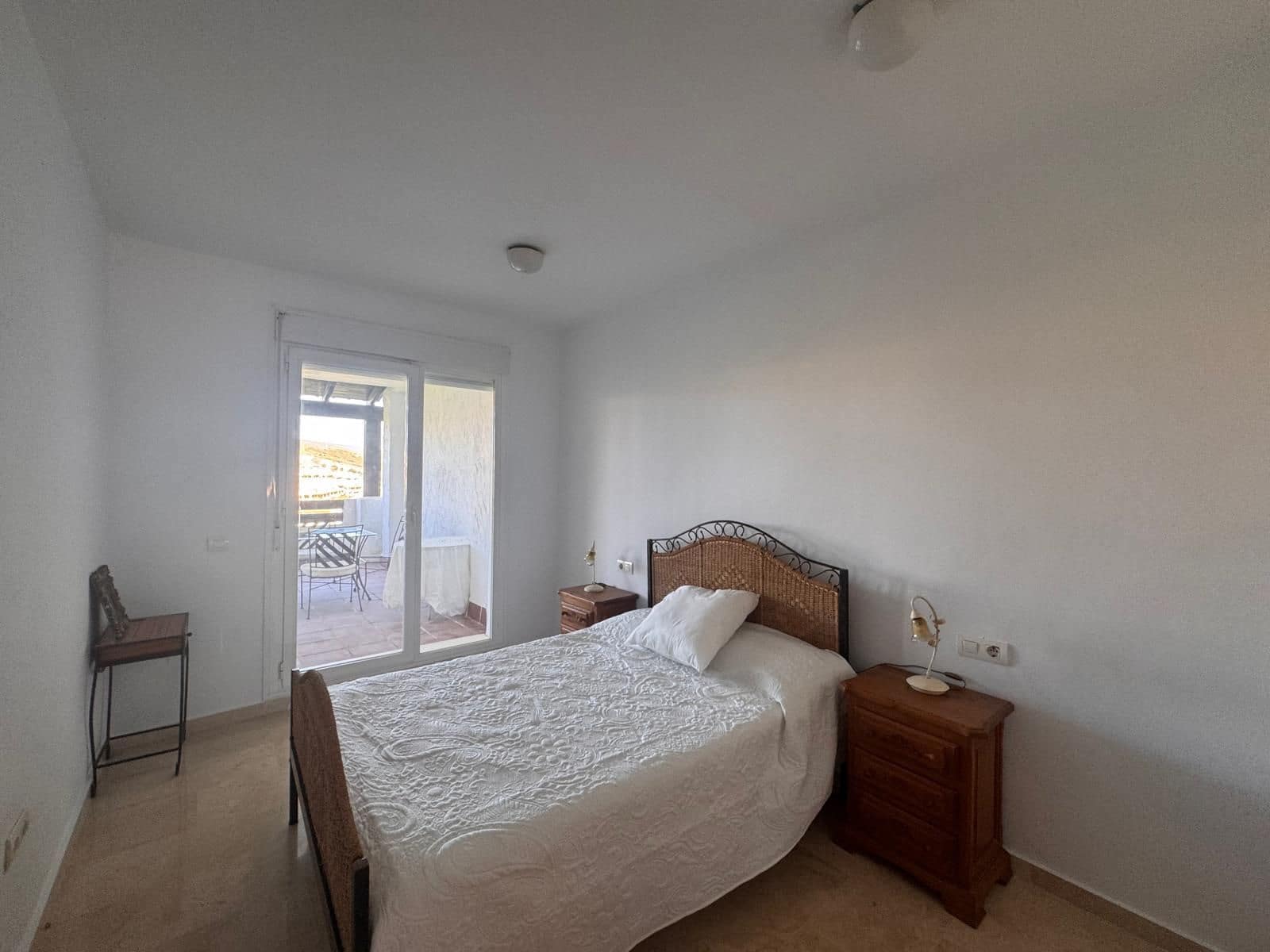 2 sovrum Lägenhet till salu i La Duquesa / Puerto de la Duquesa med pool garage - 275 000 € (Ref: 6732420)