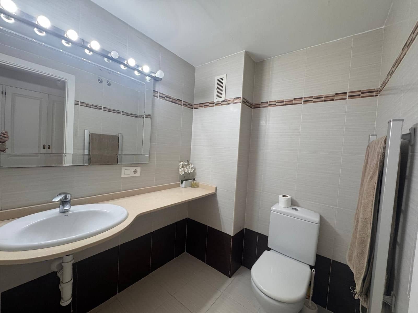 2 sovrum Lägenhet till salu i La Duquesa / Puerto de la Duquesa med pool garage - 275 000 € (Ref: 6732420)