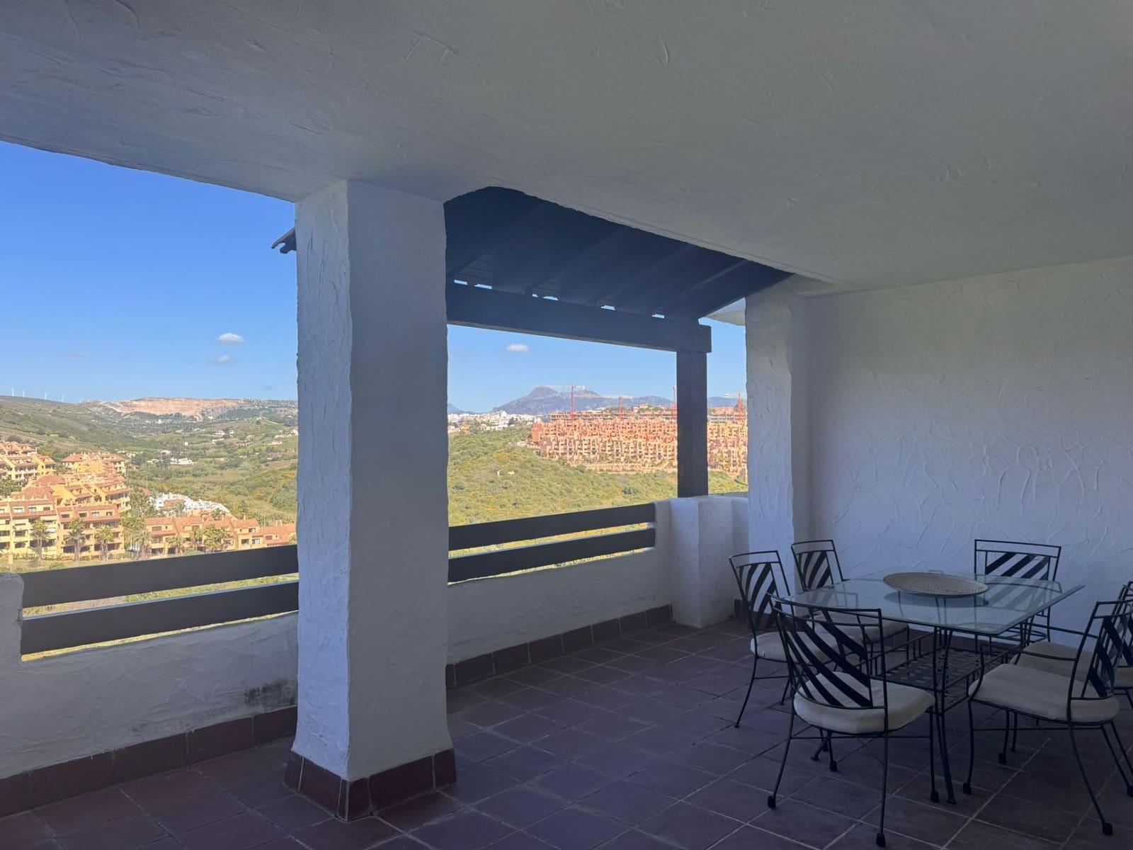 2 sovrum Lägenhet till salu i La Duquesa / Puerto de la Duquesa med pool garage - 275 000 € (Ref: 6732420)