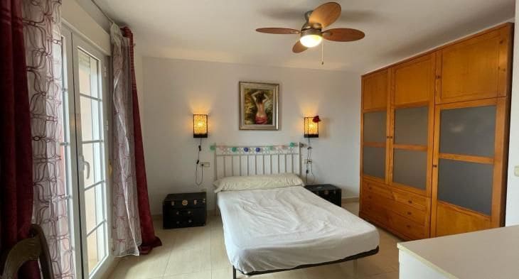 Apartamento de 2 habitaciones en La Duquesa / Puerto de la Duquesa en venta con piscina garaje - 260.000 € (Ref: 8874004)