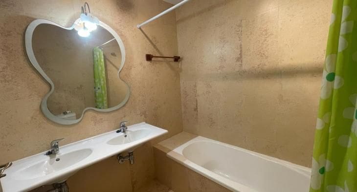 Apartamento de 2 habitaciones en La Duquesa / Puerto de la Duquesa en venta con piscina garaje - 260.000 € (Ref: 8874004)