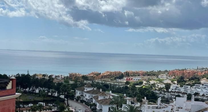 Apartamento de 2 habitaciones en La Duquesa / Puerto de la Duquesa en venta con piscina garaje - 260.000 € (Ref: 8874004)