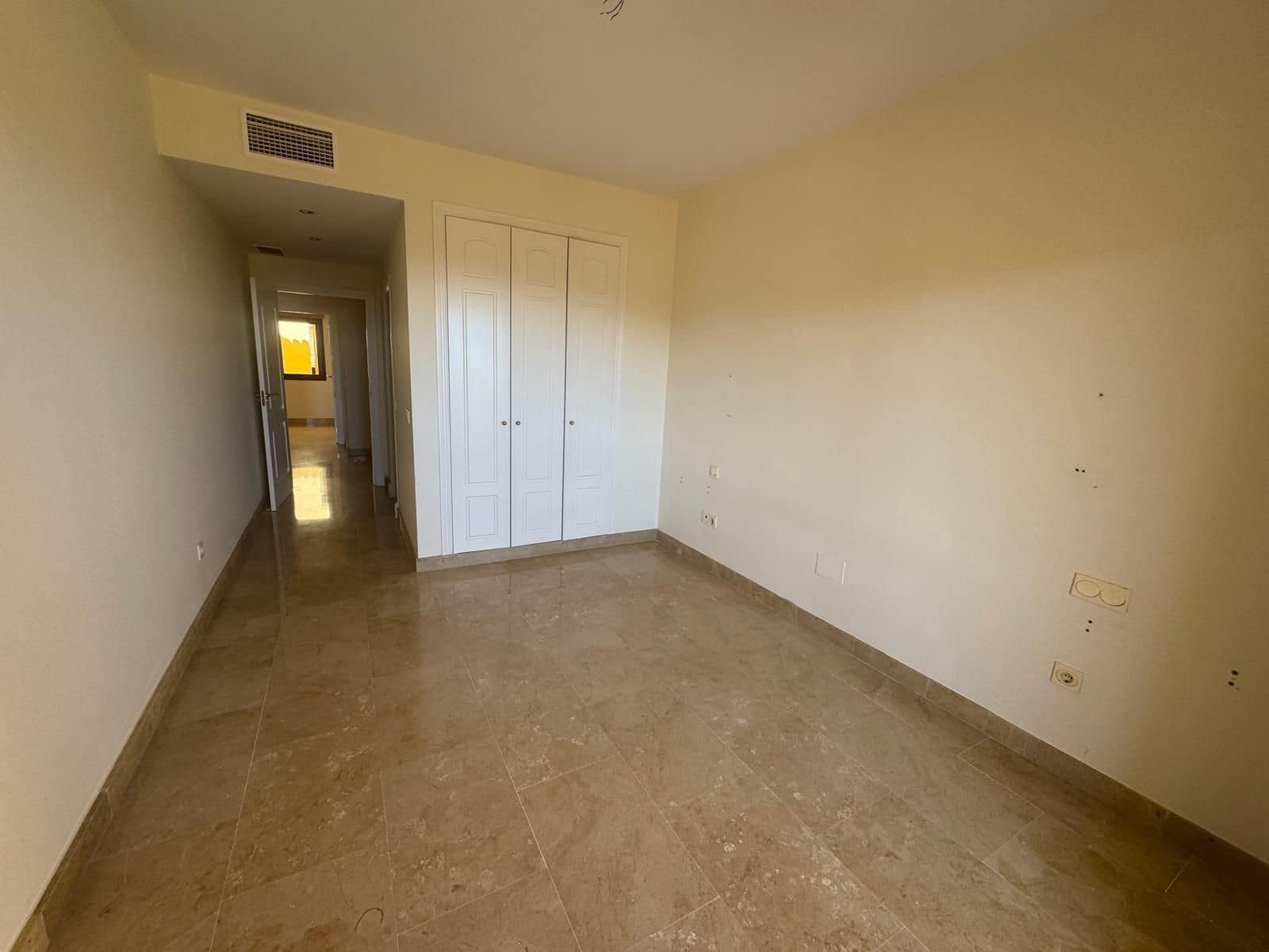 2 Zimmer Apartment zu verkaufen in Manilva mit Pool Garage - 275.000 € (Ref: 8954095)