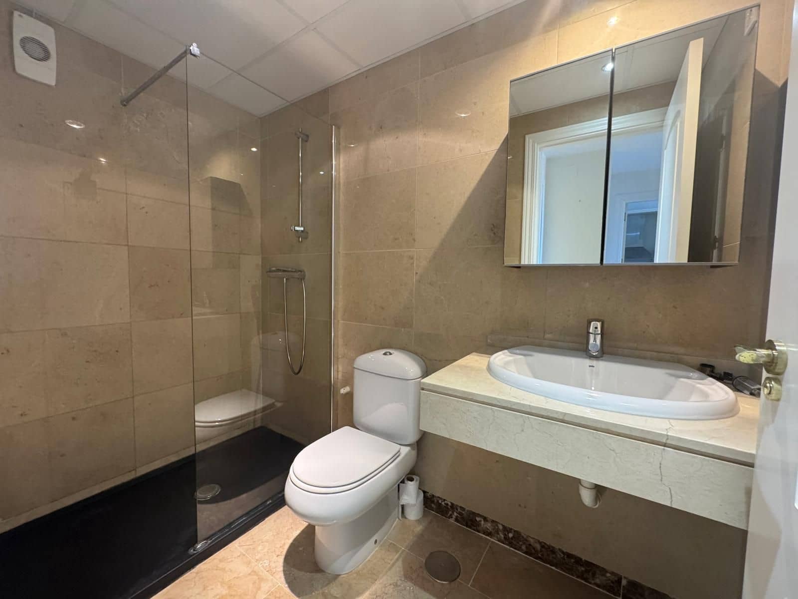 2 Zimmer Apartment zu verkaufen in Manilva mit Pool Garage - 275.000 € (Ref: 8954095)