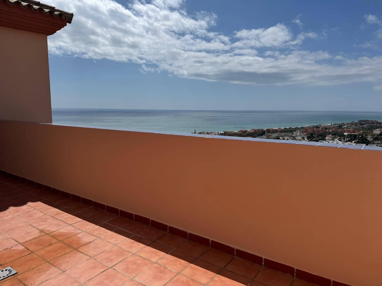3 bedroom Townhouse for sale in La Duquesa / Puerto de la Duquesa with pool garage - € 395,000 (Ref: 9019802)