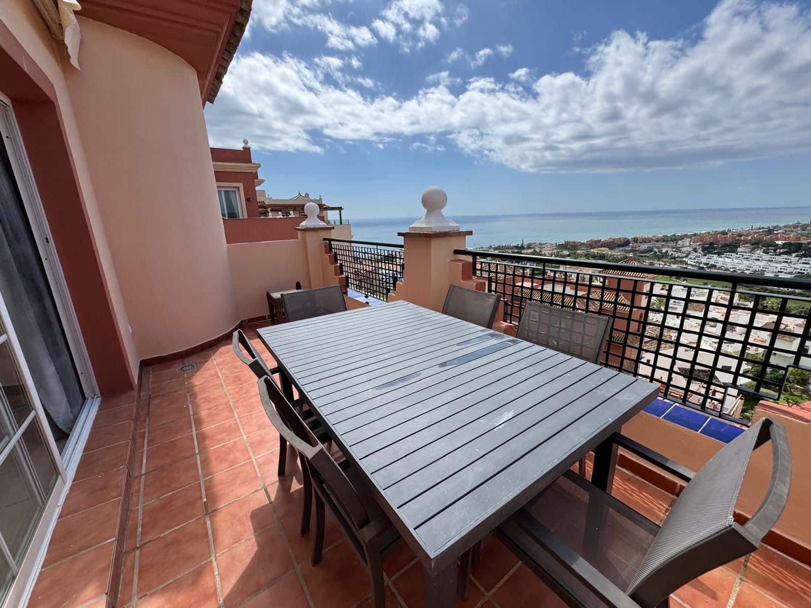 3 bedroom Townhouse for sale in La Duquesa / Puerto de la Duquesa with pool garage - € 395,000 (Ref: 9019802)