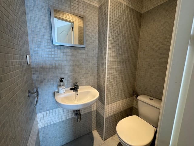 3 sypialnia Dom na sprzedaż w La Duquesa / Puerto de la Duquesa, Manilva z basenem garażem - 395 000 € (Ref: 9019802)