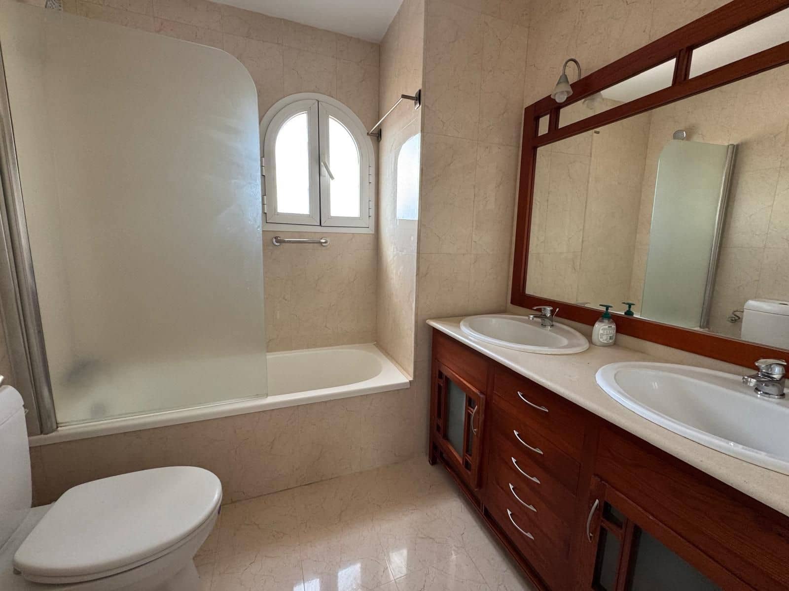 3 bedroom Townhouse for sale in La Duquesa / Puerto de la Duquesa with pool garage - € 395,000 (Ref: 9019802)