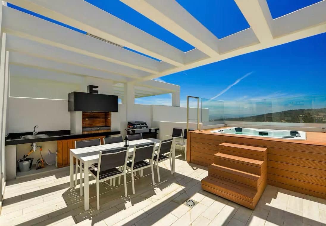 3 soveværelse Semi-Rækkehus til salg i Manilva med swimmingpool garage - € 619.000 (Ref: 9115842)