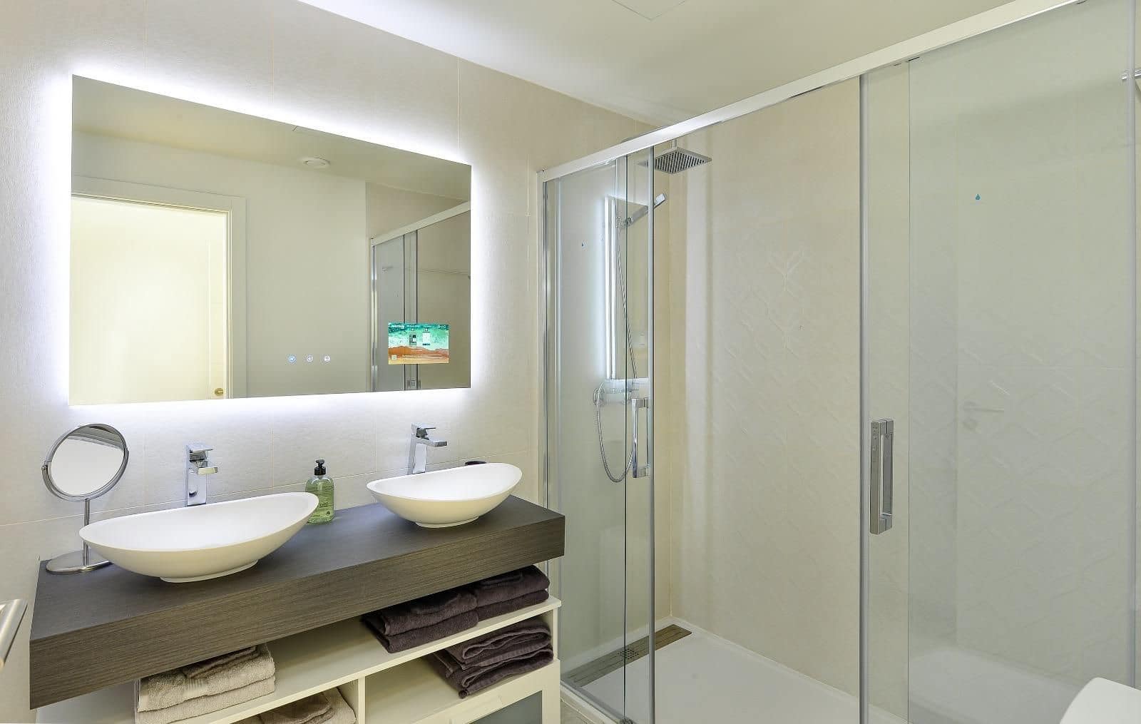 3 soveværelse Semi-Rækkehus til salg i Manilva med swimmingpool garage - € 619.000 (Ref: 9115842)