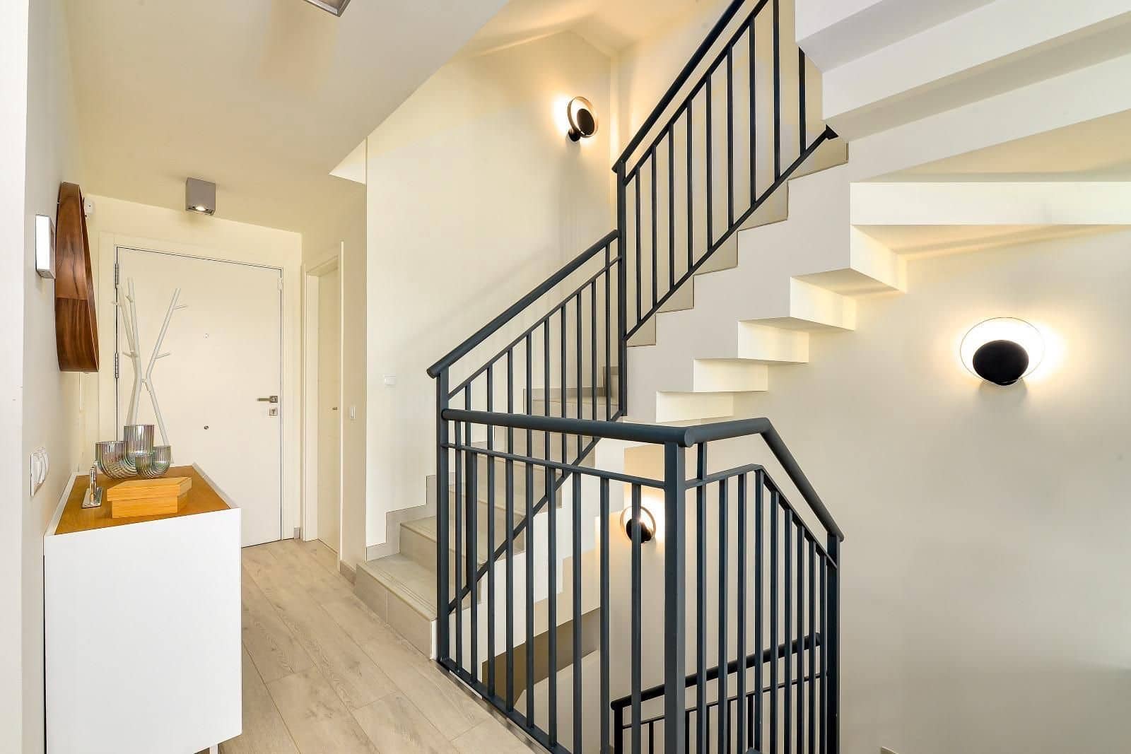 3 soveværelse Semi-Rækkehus til salg i Manilva med swimmingpool garage - € 619.000 (Ref: 9115842)