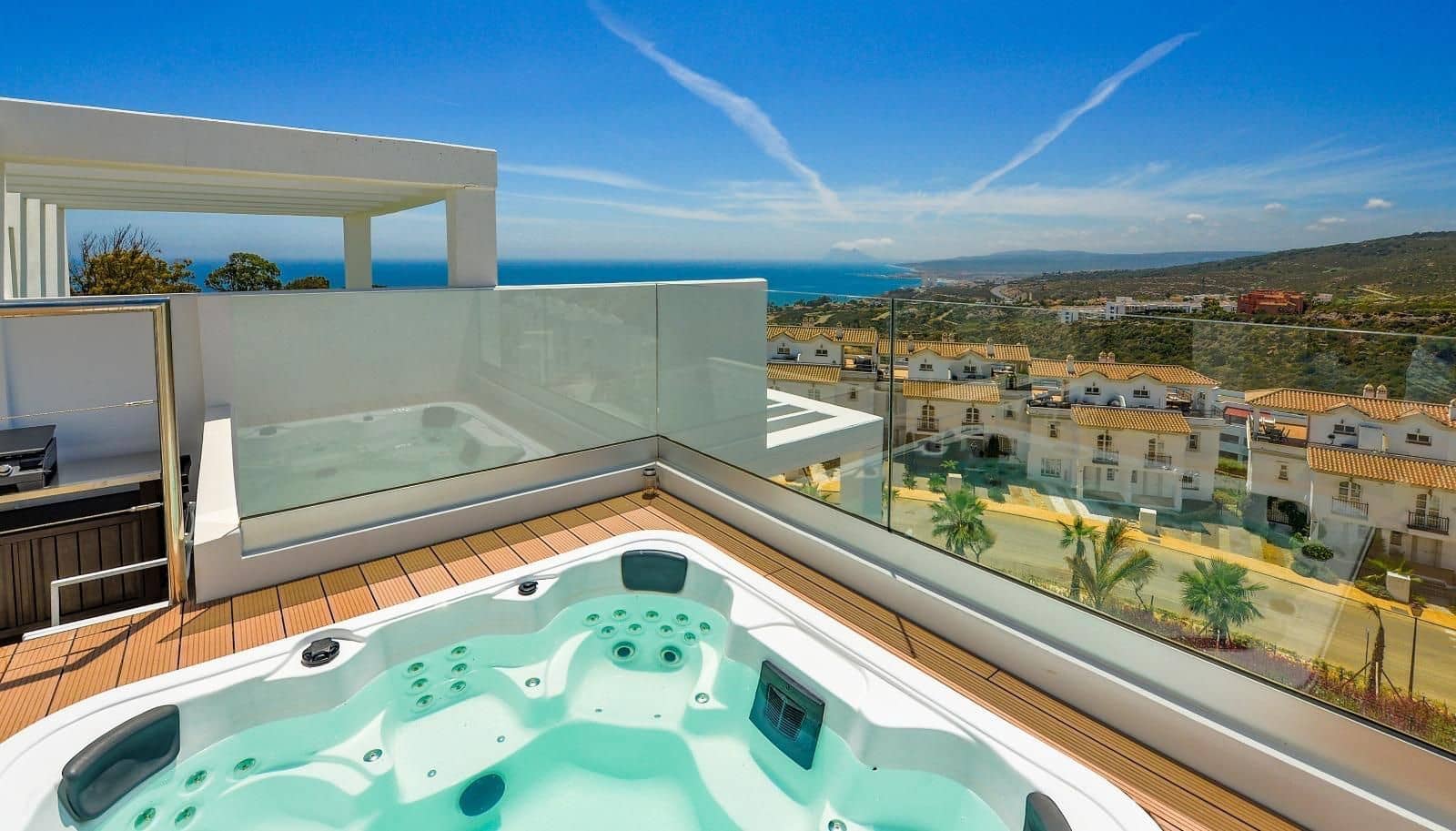 3 soveværelse Semi-Rækkehus til salg i Manilva med swimmingpool garage - € 619.000 (Ref: 9115842)