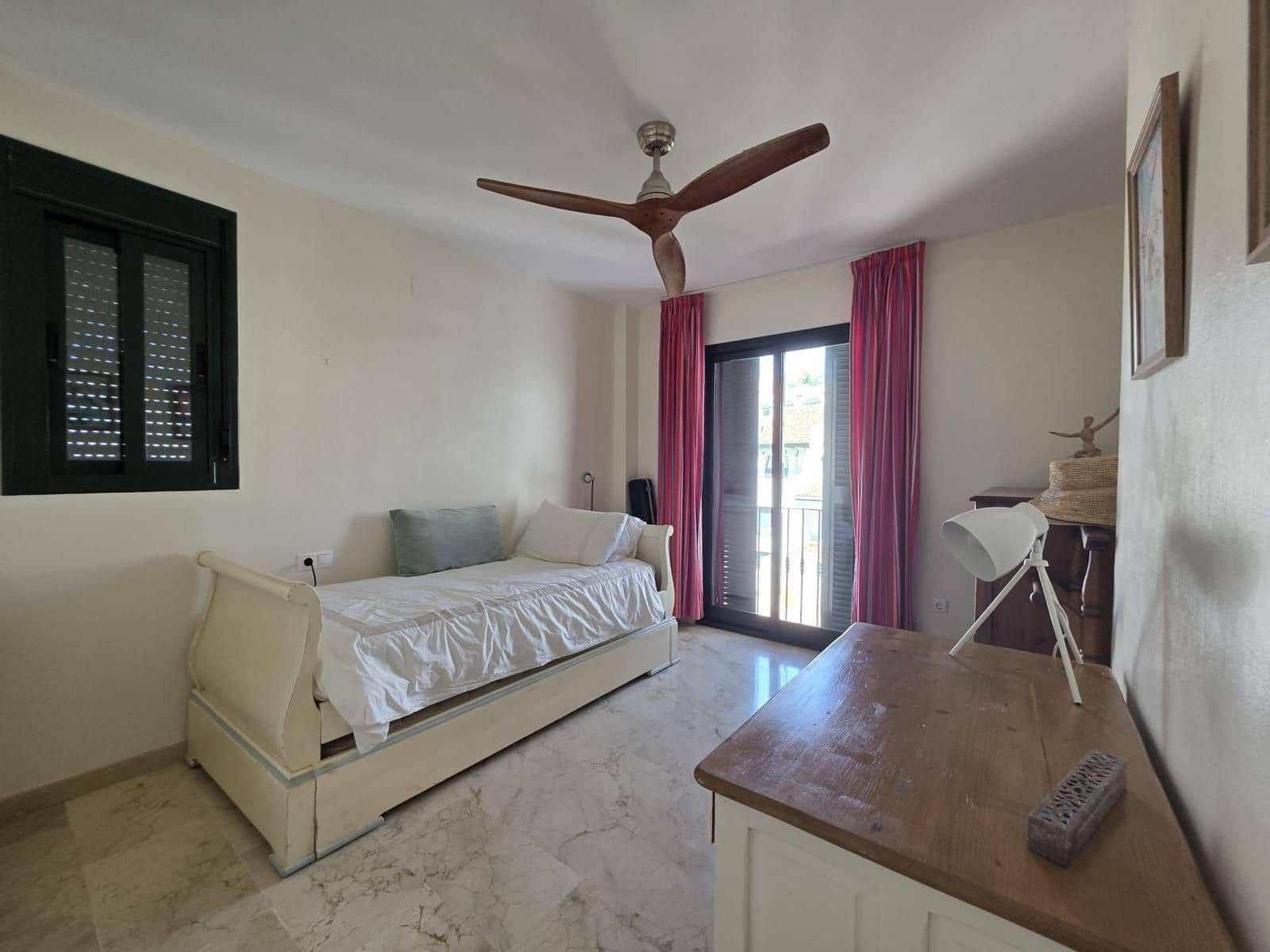 Chalet de 3 habitaciones en Manilva en venta con piscina garaje - 535.000 € (Ref: 9374941)