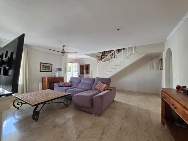 Chalet de 3 habitaciones en Manilva en venta con piscina garaje - 535.000 € (Ref: 9374941)