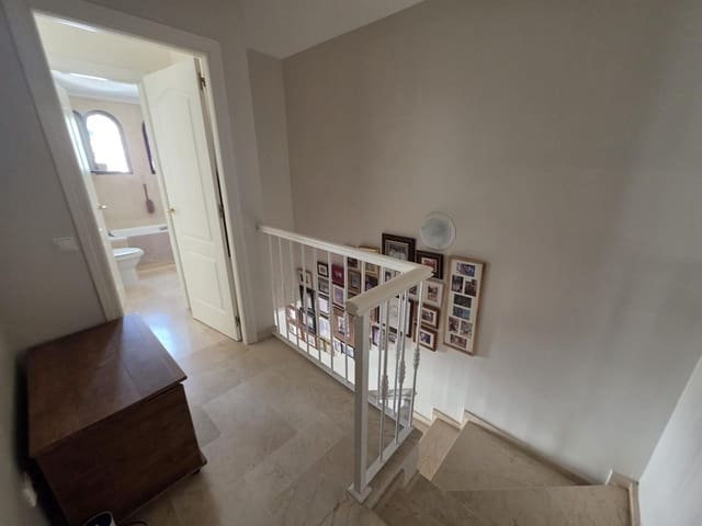 Chalet de 3 habitaciones en Manilva en venta con piscina garaje - 535.000 € (Ref: 9374941)