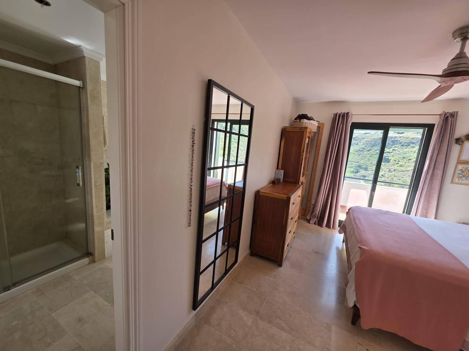 Chalet de 3 habitaciones en Manilva en venta con piscina garaje - 535.000 € (Ref: 9374941)
