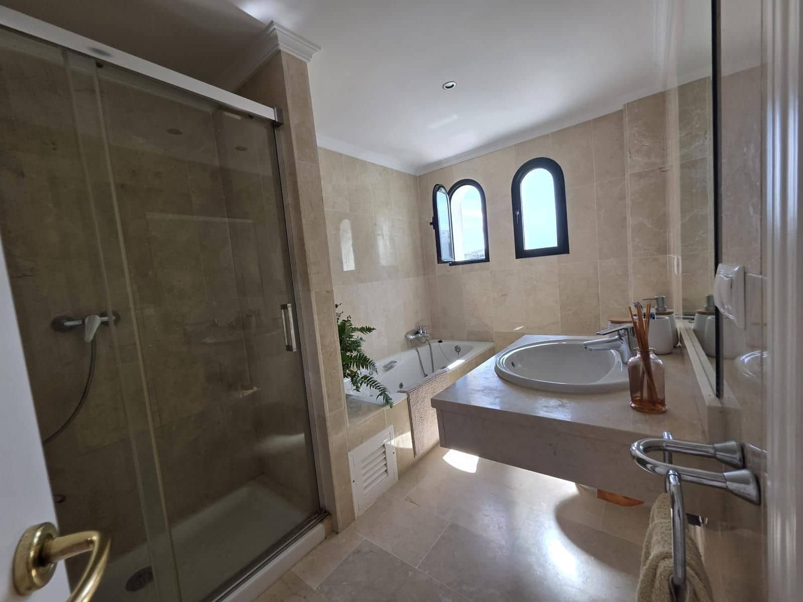 Chalet de 3 habitaciones en Manilva en venta con piscina garaje - 535.000 € (Ref: 9374941)