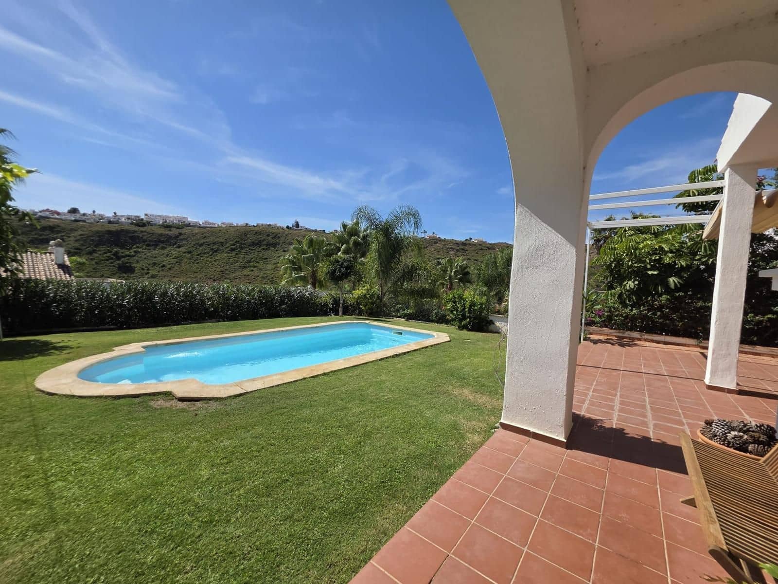 Chalet de 3 habitaciones en Manilva en venta con piscina garaje - 535.000 € (Ref: 9374941)