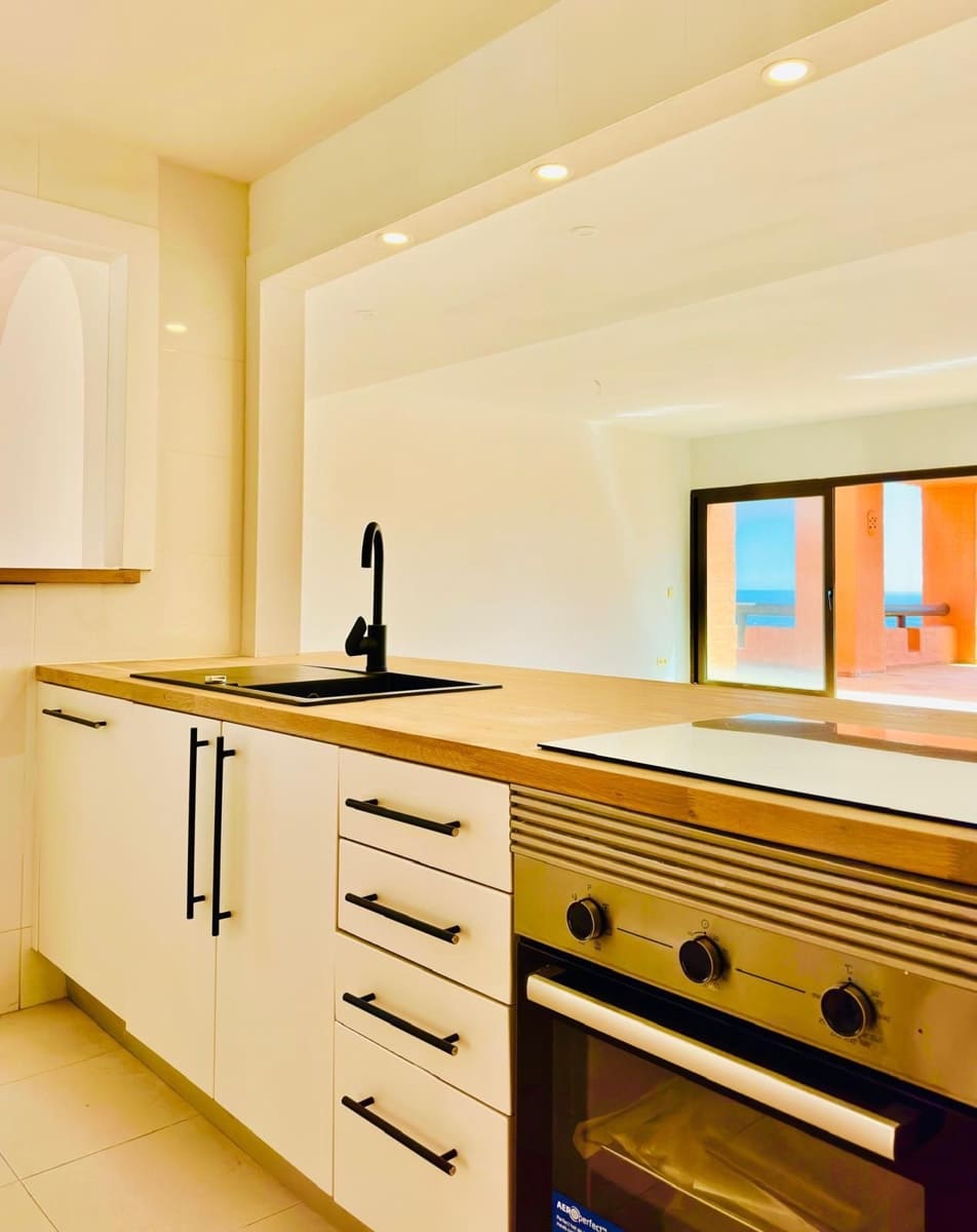 3 chambre Penthouse à vendre à Manilva avec piscine garage - 550 000 € (Ref: 9413578)