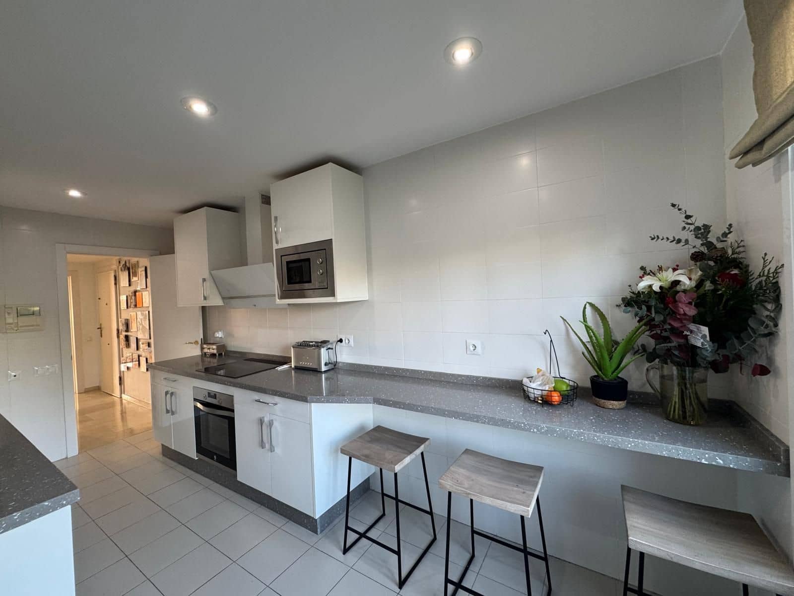 Piso de 3 habitaciones en La Duquesa / Puerto de la Duquesa en venta con piscina garaje - 595.000 € (Ref: 9436653)