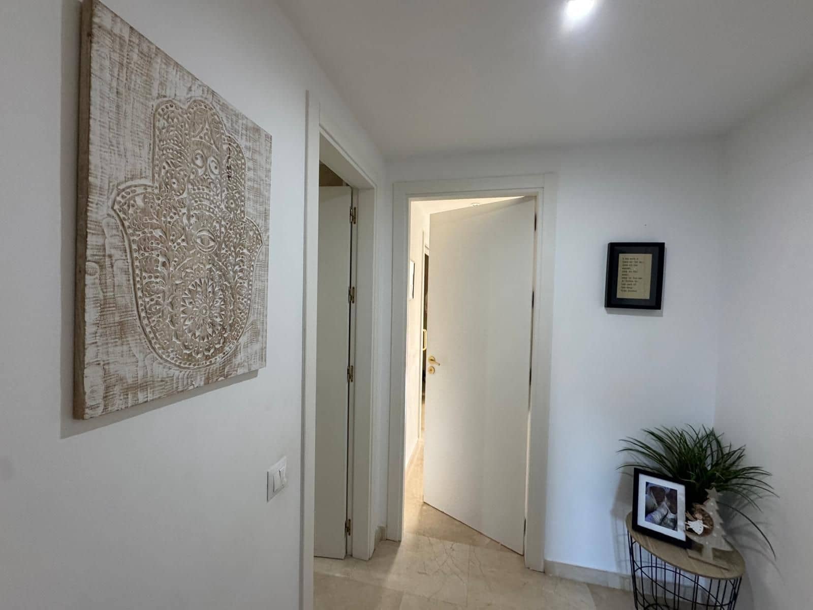 Piso de 3 habitaciones en La Duquesa / Puerto de la Duquesa en venta con piscina garaje - 595.000 € (Ref: 9436653)