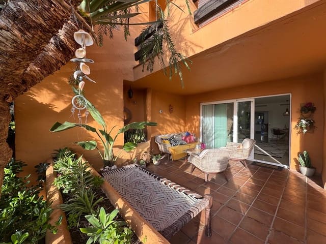 Piso de 3 habitaciones en La Duquesa / Puerto de la Duquesa, Manilva en venta con piscina garaje - 595.000 € (Ref: 9436653)