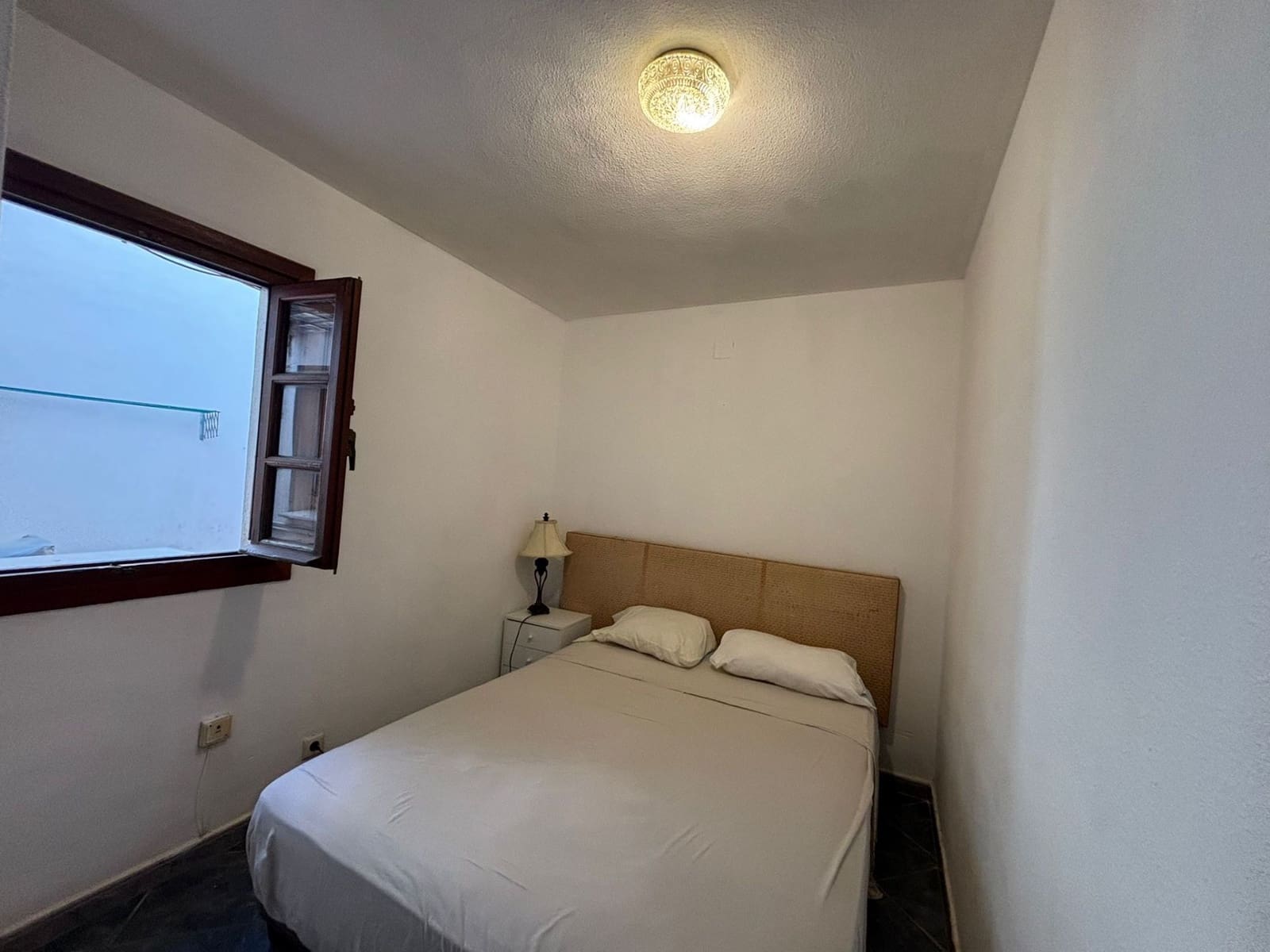 2 bedroom Apartment for sale in Manilva - € 270,000 (Ref: 9455829)