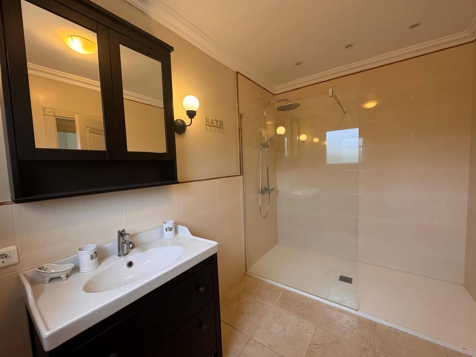 4 bedroom Villa for sale in Estepona with pool garage - € 2,450,000 (Ref: 9472009)