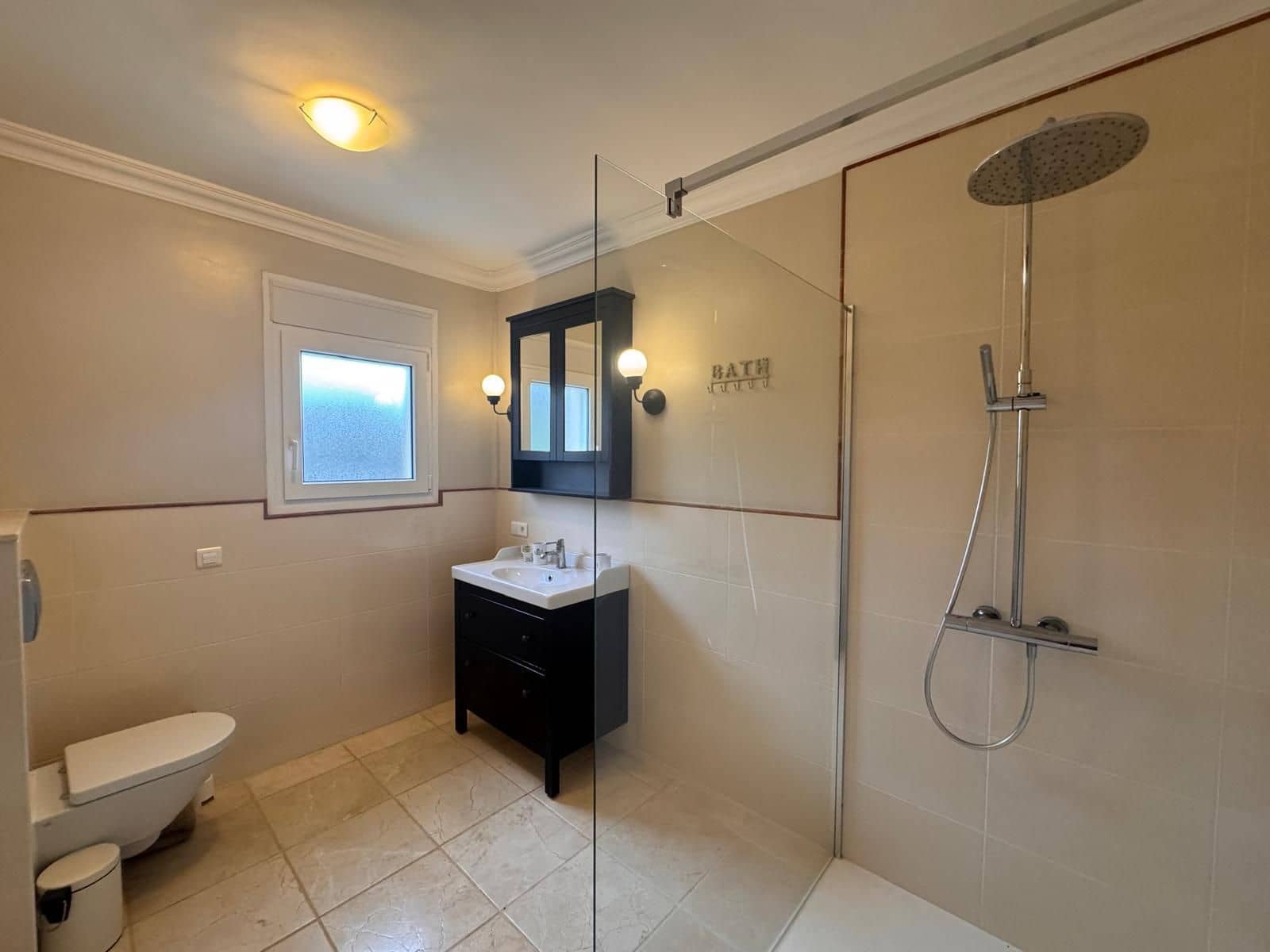 4 bedroom Villa for sale in Estepona with pool garage - € 2,450,000 (Ref: 9472009)