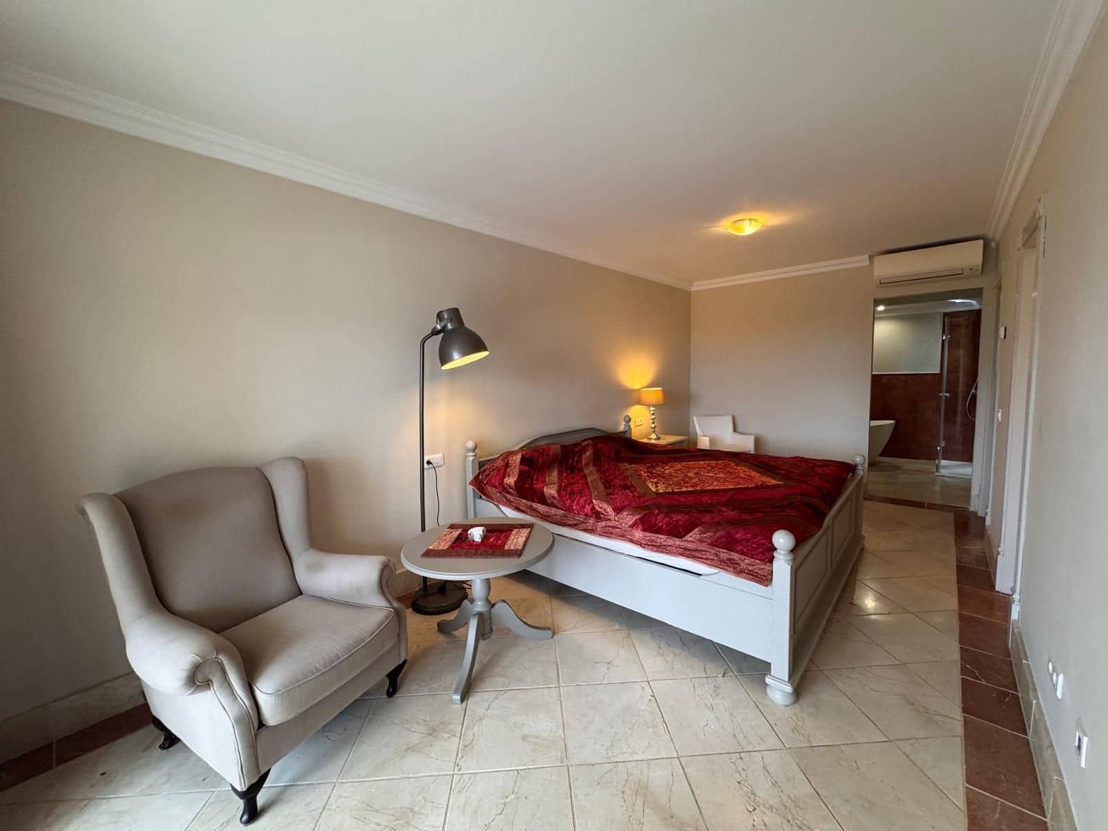 4 bedroom Villa for sale in Estepona with pool garage - € 2,450,000 (Ref: 9472009)