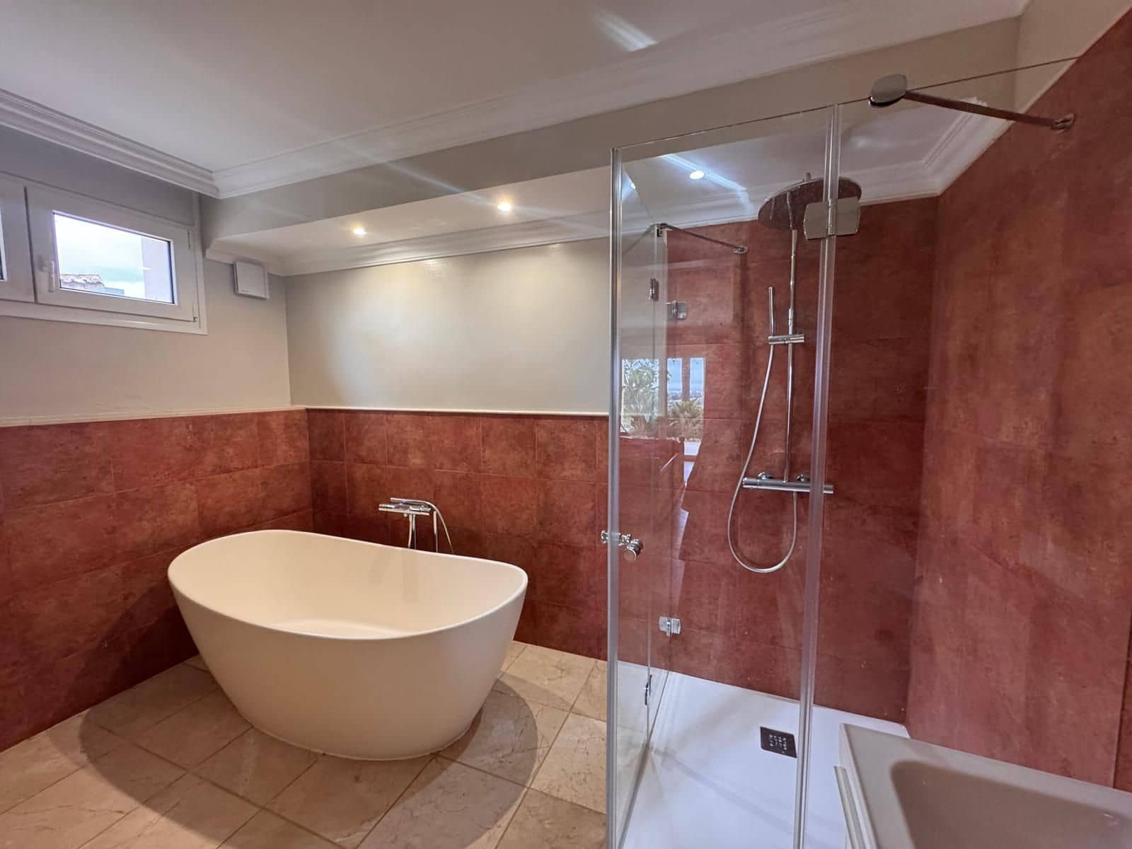 4 bedroom Villa for sale in Estepona with pool garage - € 2,450,000 (Ref: 9472009)