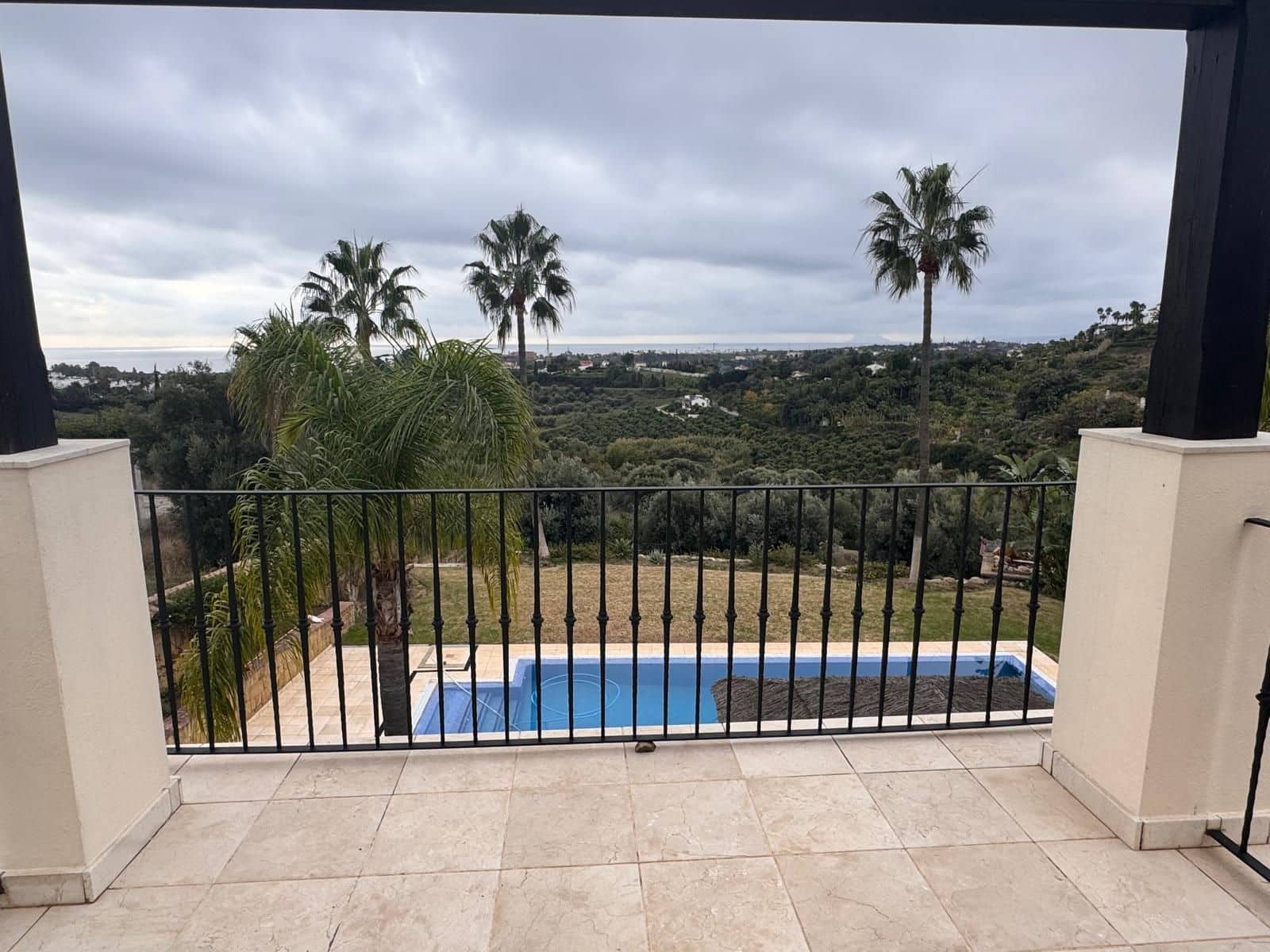 4 bedroom Villa for sale in Estepona with pool garage - € 2,450,000 (Ref: 9472009)